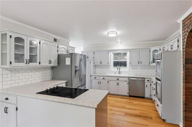 25302 E 130TH Street, Greenwood, MO 64034
