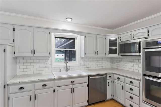 25302 E 130TH Street, Greenwood, MO 64034