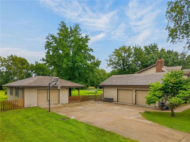 25302 E 130TH Street, Greenwood, MO 64034