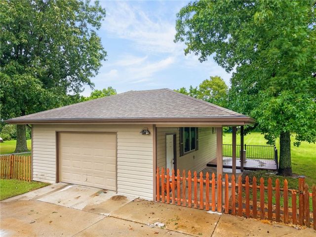 25302 E 130TH Street, Greenwood, MO 64034
