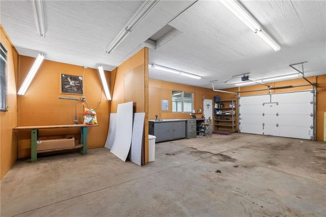 25302 E 130TH Street, Greenwood, MO 64034