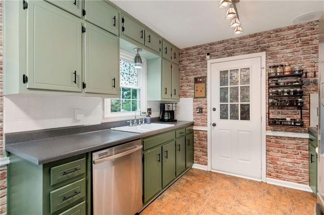 1705 Rambling Woods Drive, Lawrenceville, GA 30043