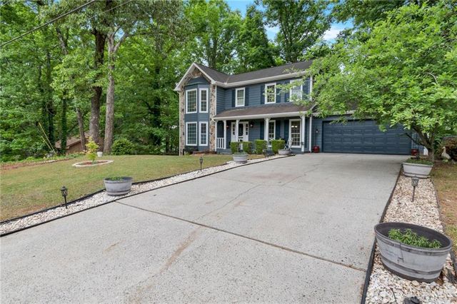 1705 Rambling Woods Drive, Lawrenceville, GA 30043