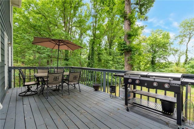 1705 Rambling Woods Drive, Lawrenceville, GA 30043