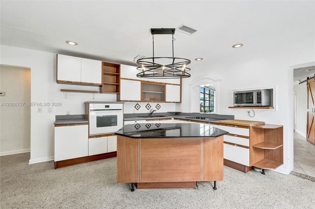 1421 S Palmway, Lake Worth, FL 33460