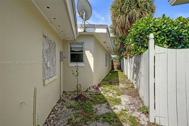 1421 S Palmway, Lake Worth, FL 33460