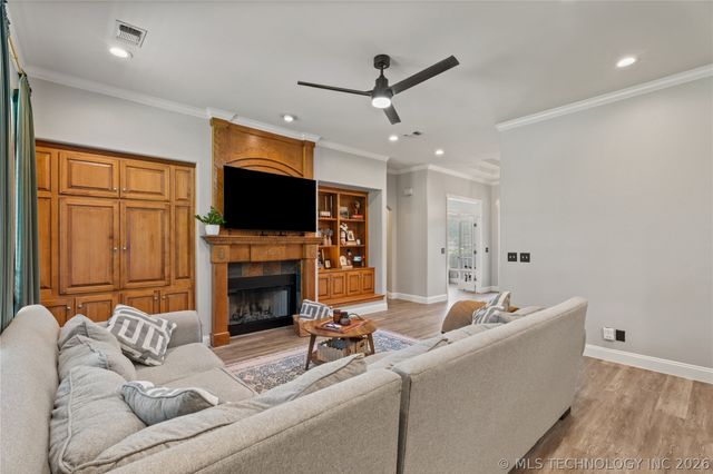 1257 East Drive, Bartlesville, OK 74006