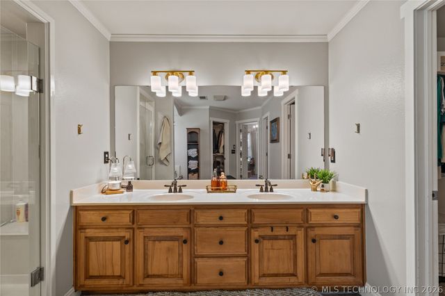 1257 East Drive, Bartlesville, OK 74006