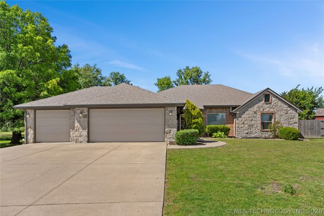 1257 East Drive, Bartlesville, OK 74006