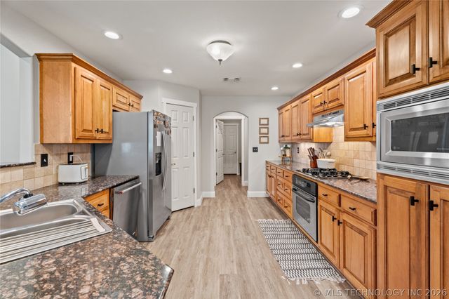 1257 East Drive, Bartlesville, OK 74006