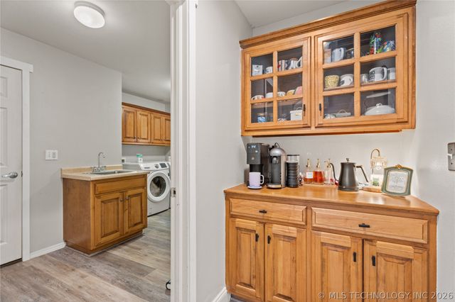 1257 East Drive, Bartlesville, OK 74006