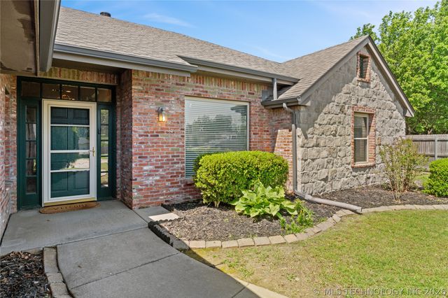 1257 East Drive, Bartlesville, OK 74006