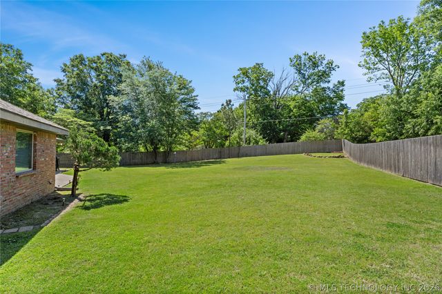 1257 East Drive, Bartlesville, OK 74006