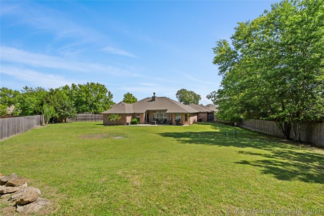 1257 East Drive, Bartlesville, OK 74006