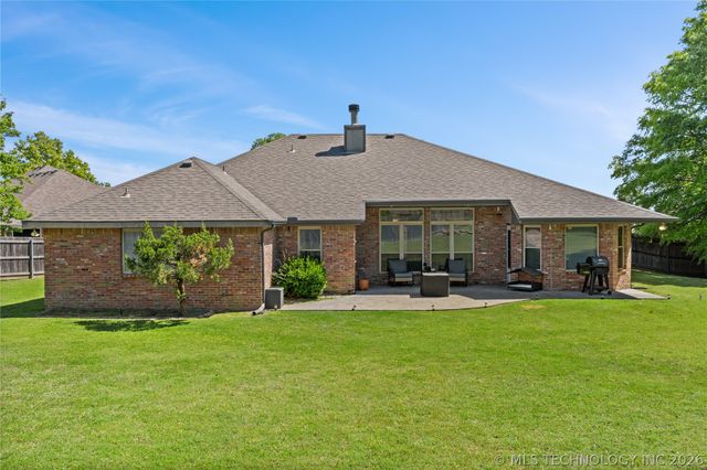 1257 East Drive, Bartlesville, OK 74006
