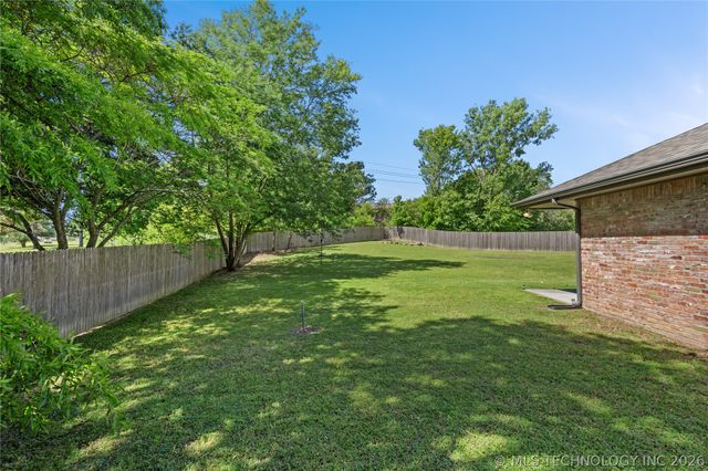 1257 East Drive, Bartlesville, OK 74006