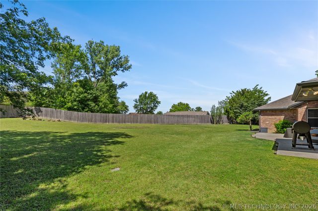 1257 East Drive, Bartlesville, OK 74006