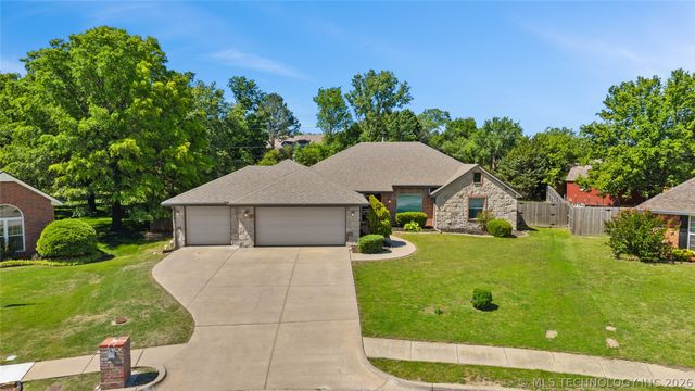 1257 East Drive, Bartlesville, OK 74006