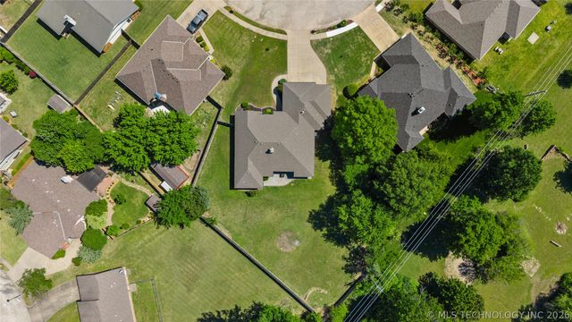 1257 East Drive, Bartlesville, OK 74006