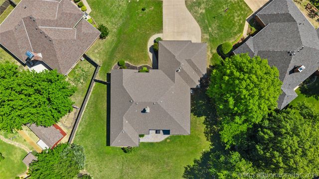 1257 East Drive, Bartlesville, OK 74006