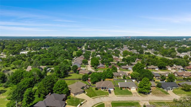 1257 East Drive, Bartlesville, OK 74006