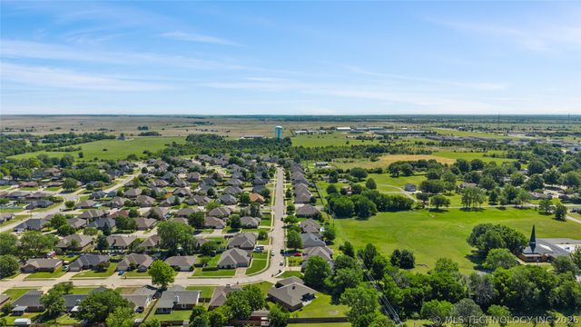 1257 East Drive, Bartlesville, OK 74006