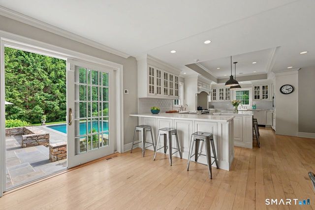 34 Bayberry Road, New Canaan, CT 06840