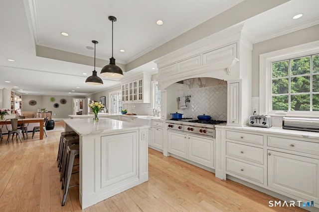 34 Bayberry Road, New Canaan, CT 06840