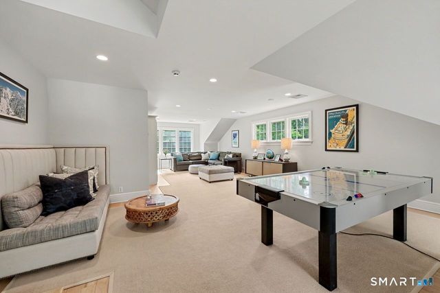 34 Bayberry Road, New Canaan, CT 06840