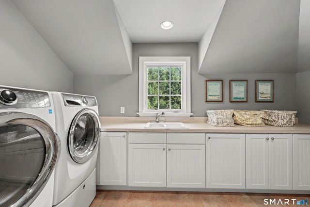 34 Bayberry Road, New Canaan, CT 06840