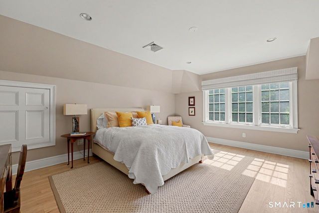 34 Bayberry Road, New Canaan, CT 06840