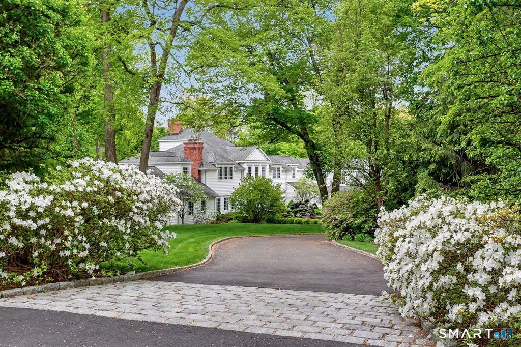 34 Bayberry Road, New Canaan, CT 06840