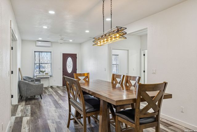 562 Kendalia Ave, San Antonio, TX 78221