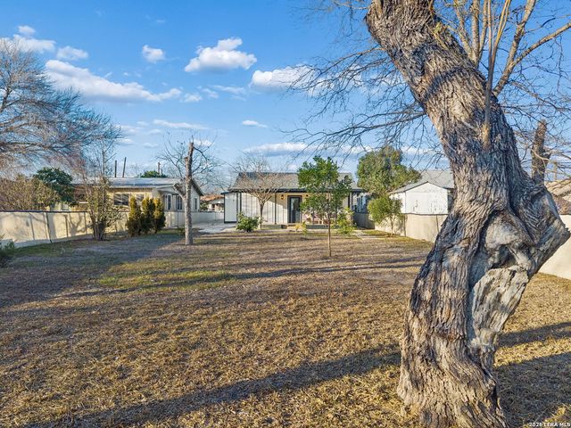 562 Kendalia Ave, San Antonio, TX 78221