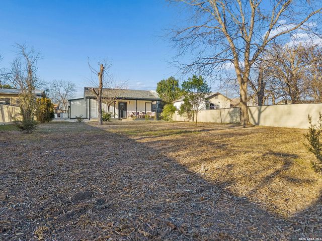 562 Kendalia Ave, San Antonio, TX 78221