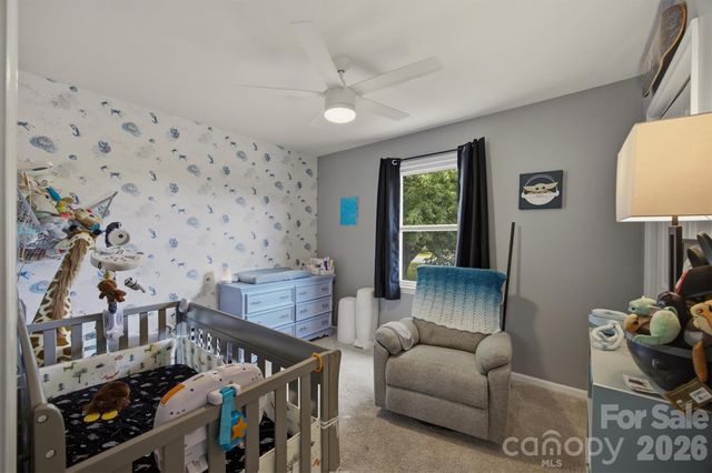 1772 Woodridge Circle, Hickory, NC 28602