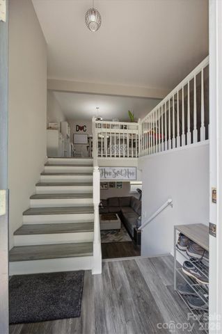 1772 Woodridge Circle, Hickory, NC 28602