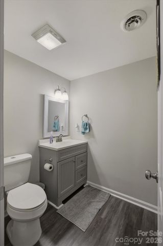 1772 Woodridge Circle, Hickory, NC 28602
