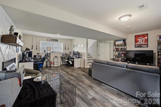 1772 Woodridge Circle, Hickory, NC 28602