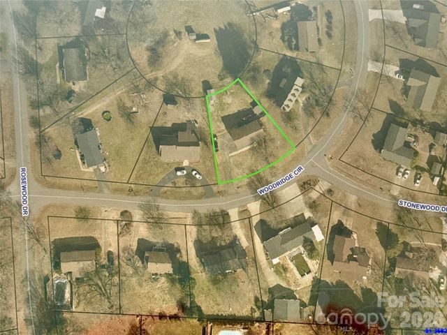 1772 Woodridge Circle, Hickory, NC 28602