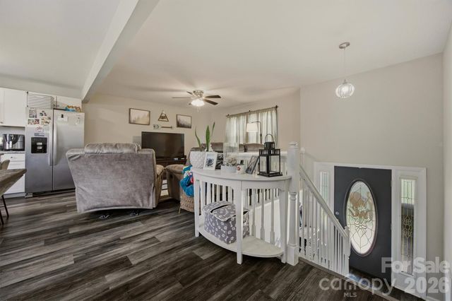 1772 Woodridge Circle, Hickory, NC 28602