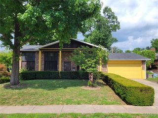2916 Mockingbird Drive, St Charles, MO 63301
