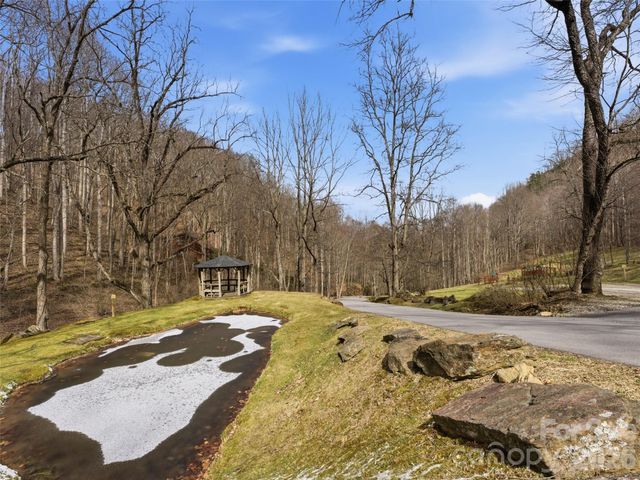 301 Awohali Trail, Maggie Valley, NC 28751