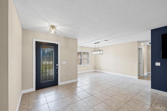 1788 Commander Harvey Ln, Navarre, FL 32566