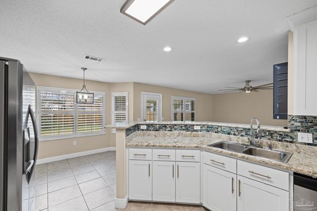 1788 Commander Harvey Ln, Navarre, FL 32566