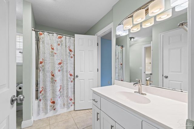 1788 Commander Harvey Ln, Navarre, FL 32566