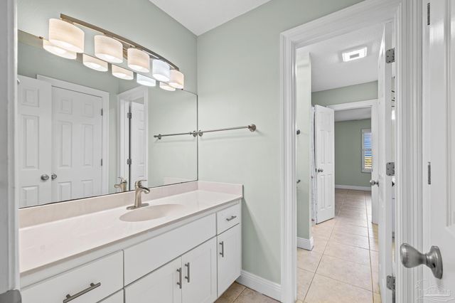 1788 Commander Harvey Ln, Navarre, FL 32566