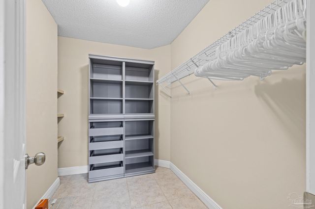 1788 Commander Harvey Ln, Navarre, FL 32566