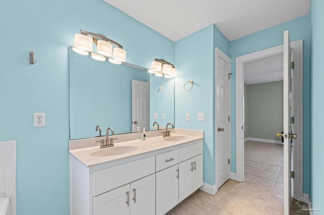 1788 Commander Harvey Ln, Navarre, FL 32566