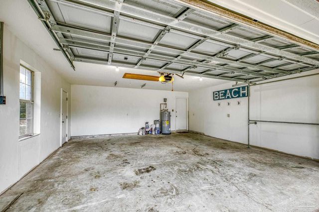 1788 Commander Harvey Ln, Navarre, FL 32566